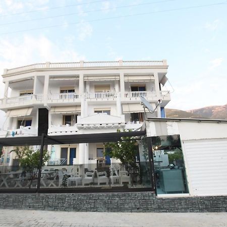 Hotel Kristal Борш Экстерьер фото