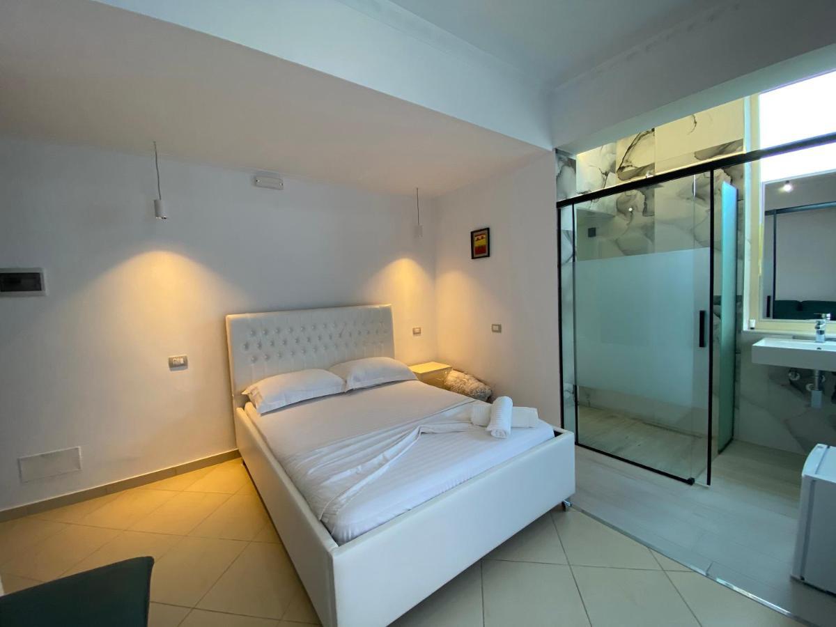 Hotel Kristal Борш Экстерьер фото