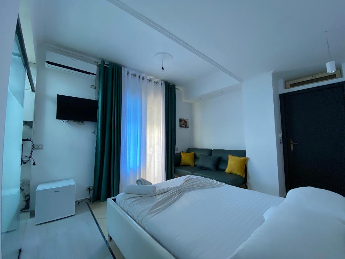 Hotel Kristal Борш Экстерьер фото