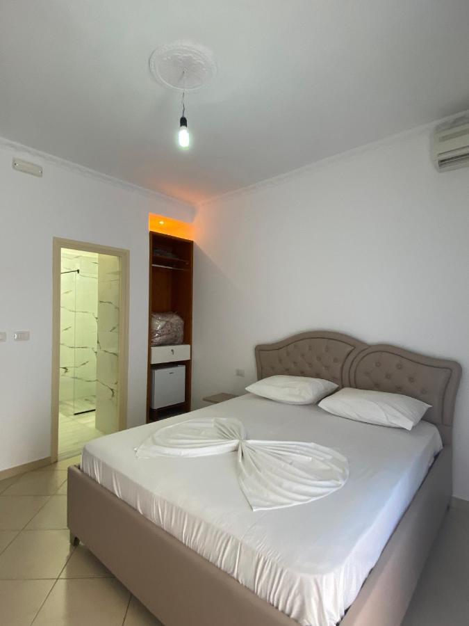 Hotel Kristal Борш Экстерьер фото