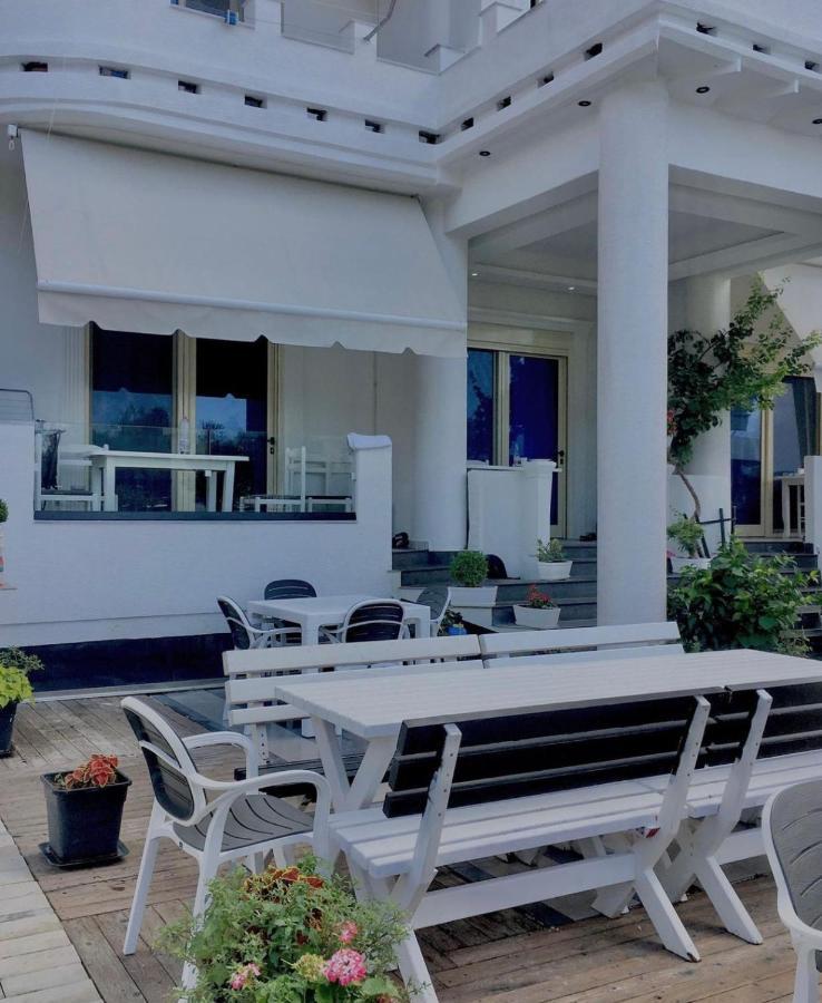 Hotel Kristal Борш Экстерьер фото