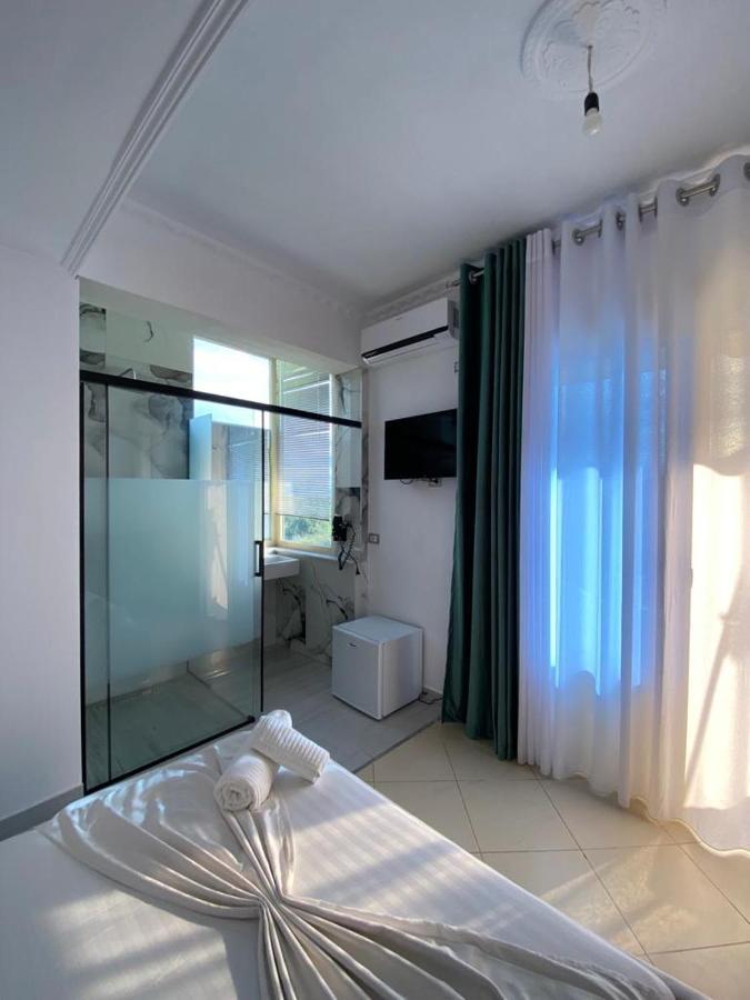 Hotel Kristal Борш Экстерьер фото