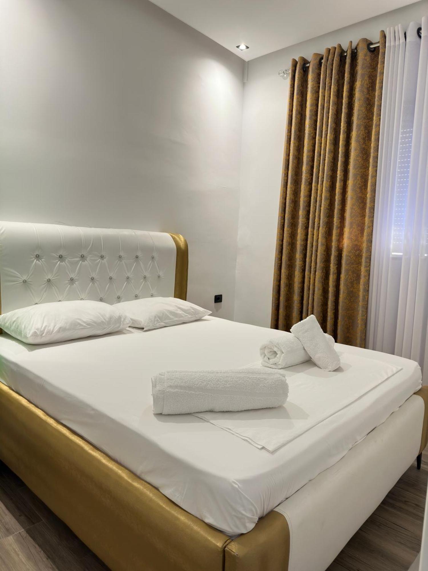 Hotel Kristal Борш Экстерьер фото