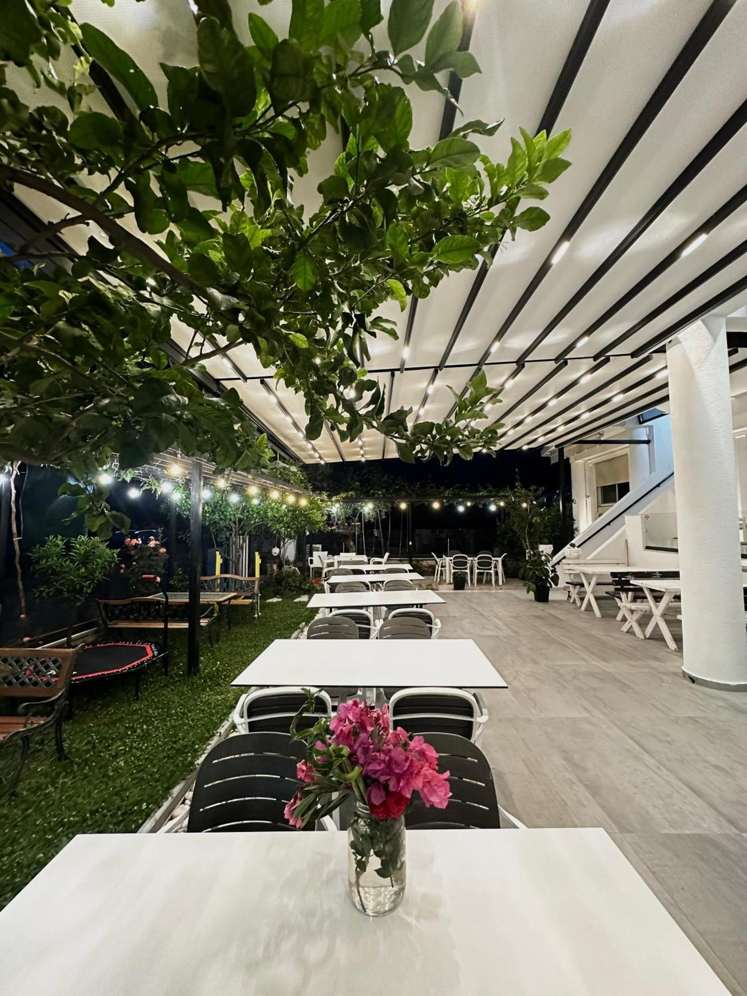 Hotel Kristal Борш Экстерьер фото